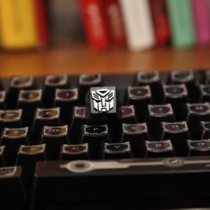 transformers-autobot-decepticon-symbol-keycaps-autobot
