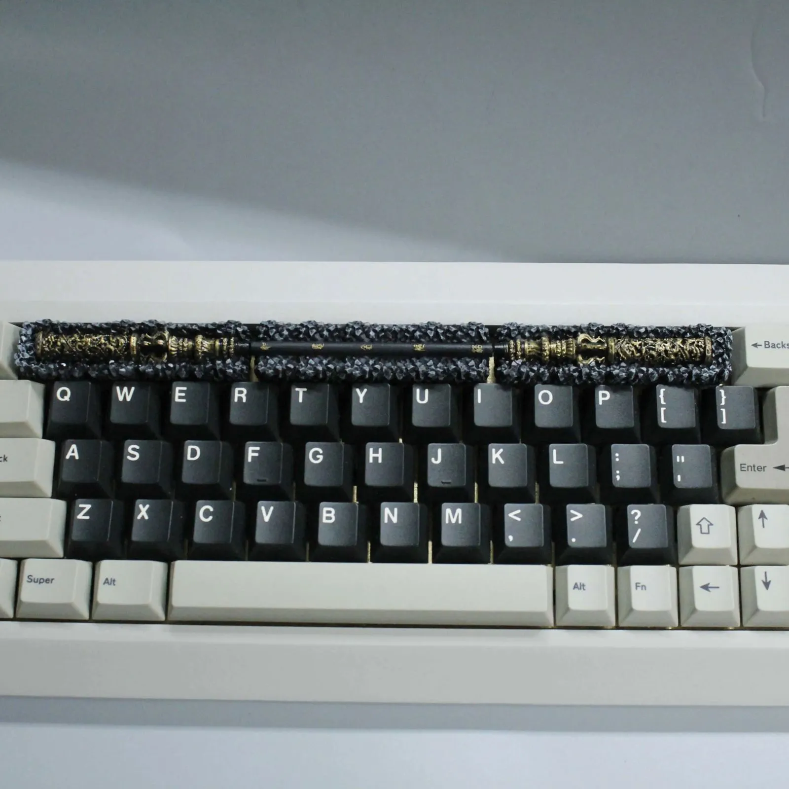 black-myth-wukong-golden-cudgel-keycap-cover