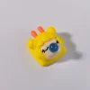 blowing-bubble-litte-girl-keycaps-yellow-detail