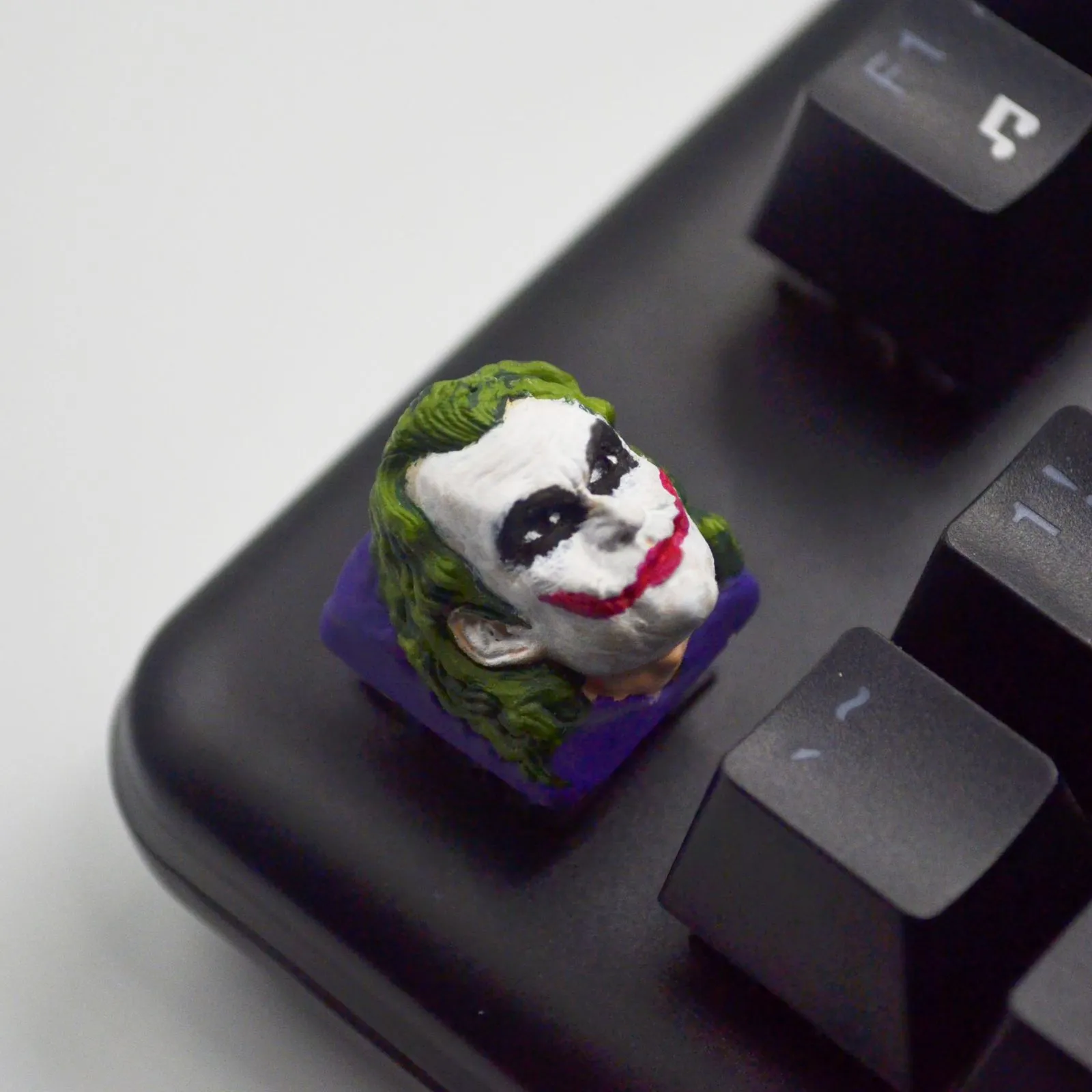 joker-keycap-cover