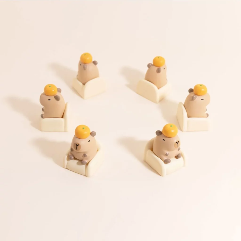 leisure-capybara-keycap-display4