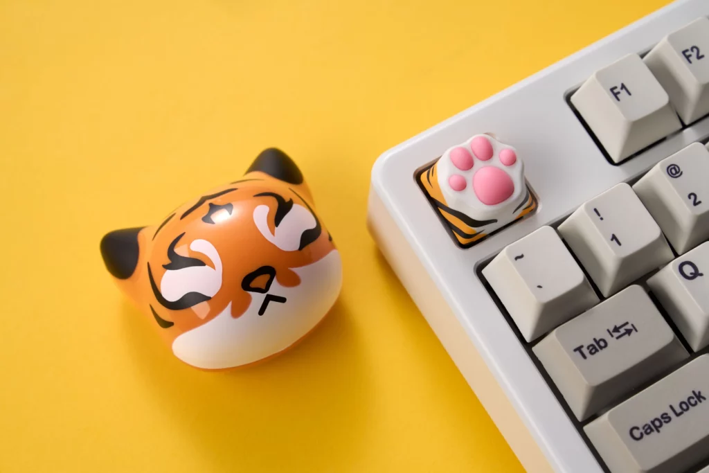 multi-colour-kitty-paw-tiger