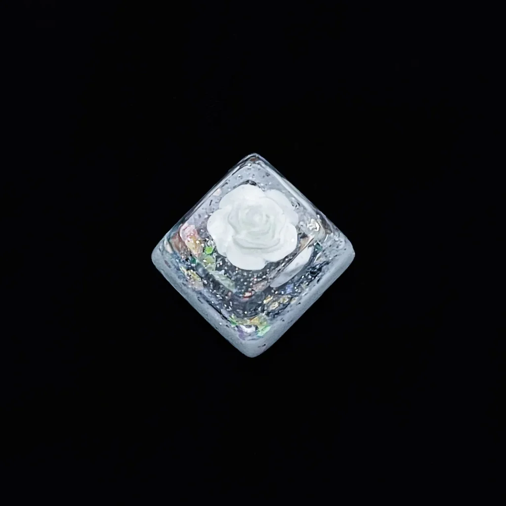 snowy-day-encounter-rose-keycap-upfront2