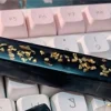 sparkle-shinning-keycaps-black-gold-space-key