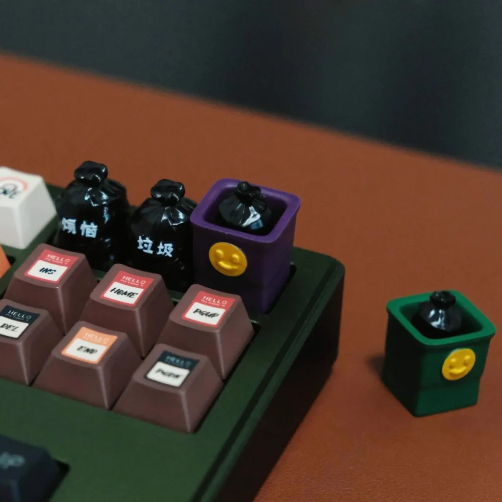 trash-bin-with-bag-keycaps-front3