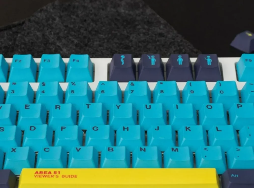 area-51-alien-oem-keycap-set-front