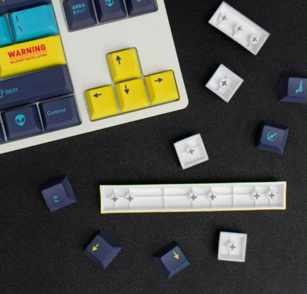 area-51-alien-oem-keycap-set-upfront3
