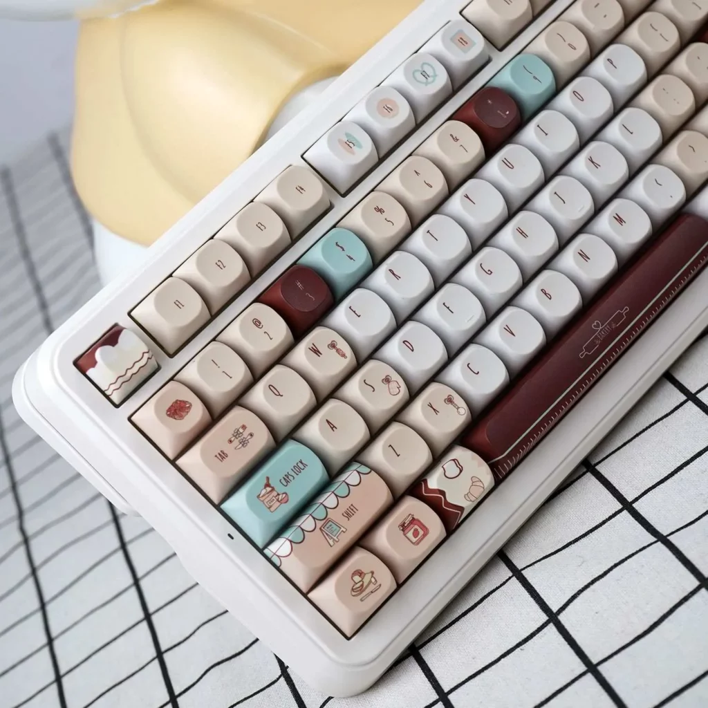 bakery-themed-ma-keycap-set-side