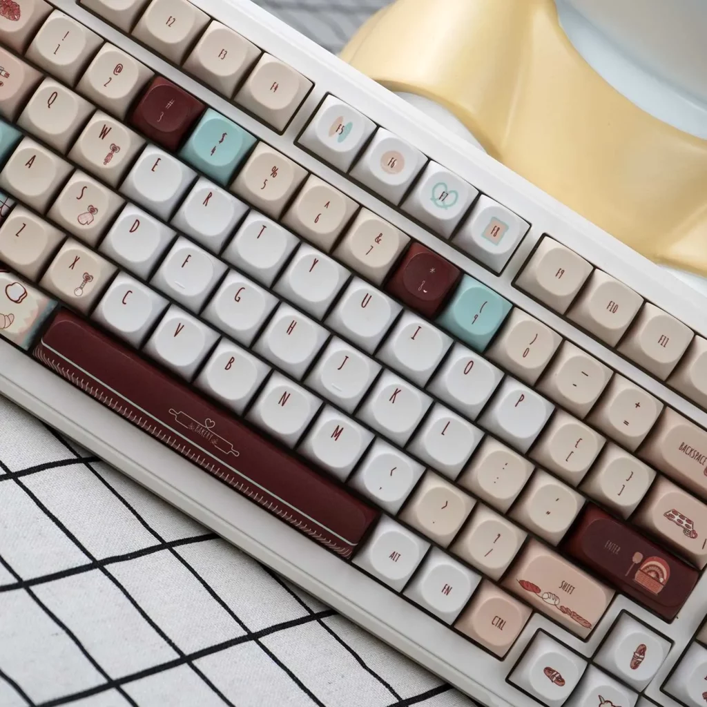 bakery-themed-ma-keycap-set-side2