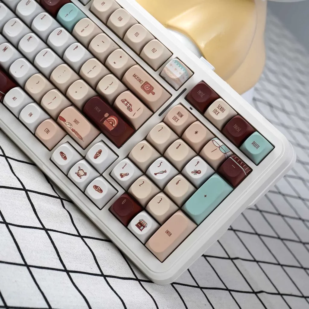 bakery-themed-ma-keycap-set-side3