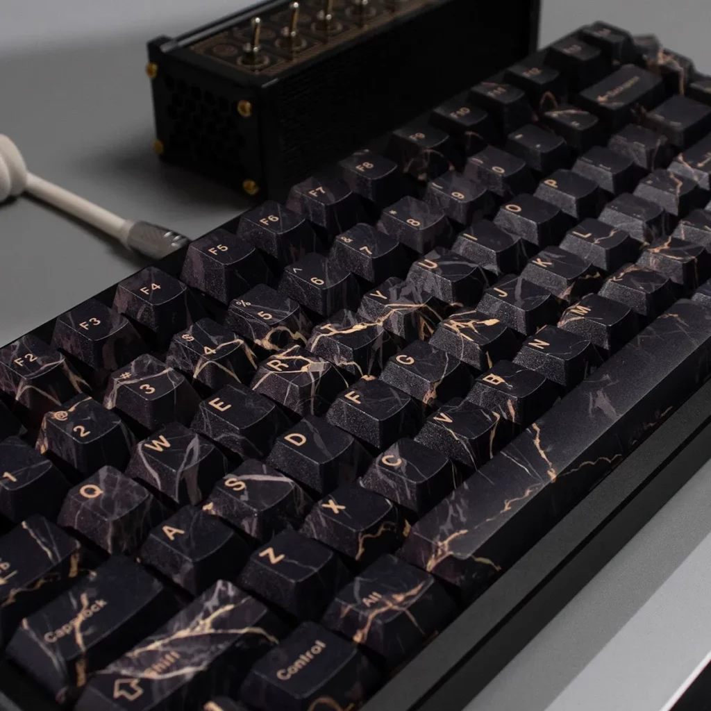 black-marble-oem-keycap-set-side2