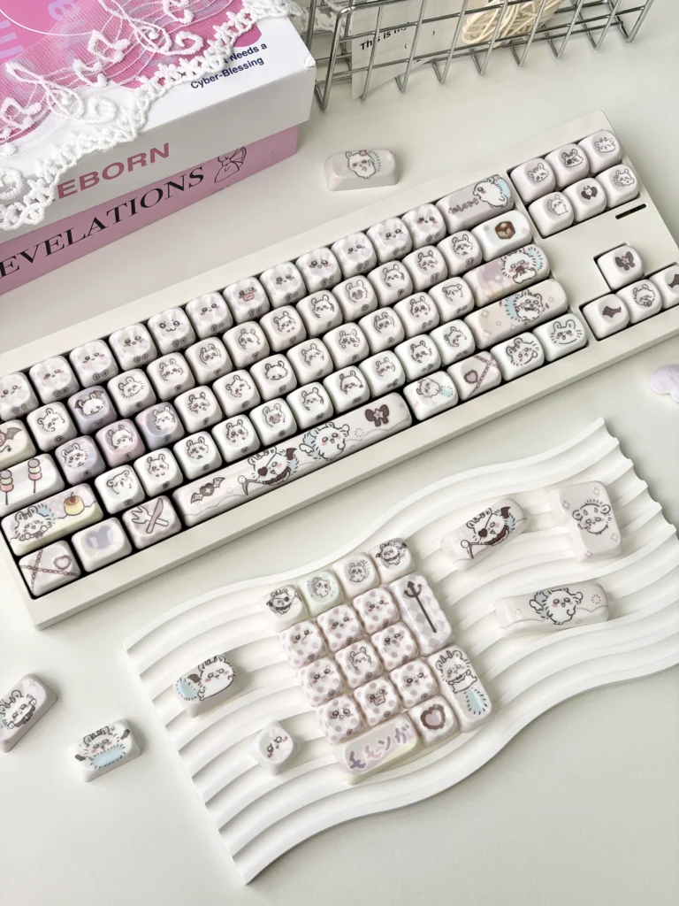 chiikawa-devil-momonga-keycap-set-moa-keycap-set