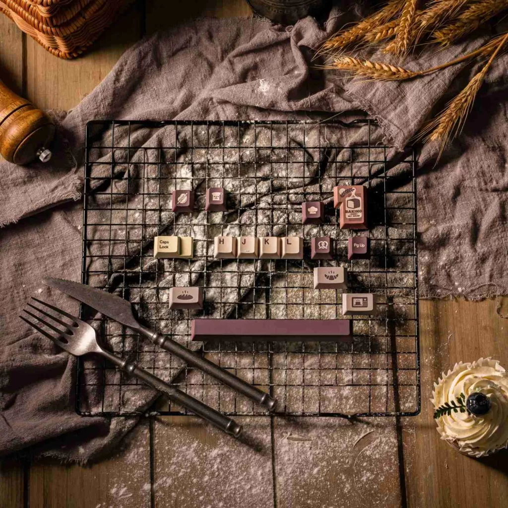 fancy-meringue-baking-oem-keycap-set-upfront2