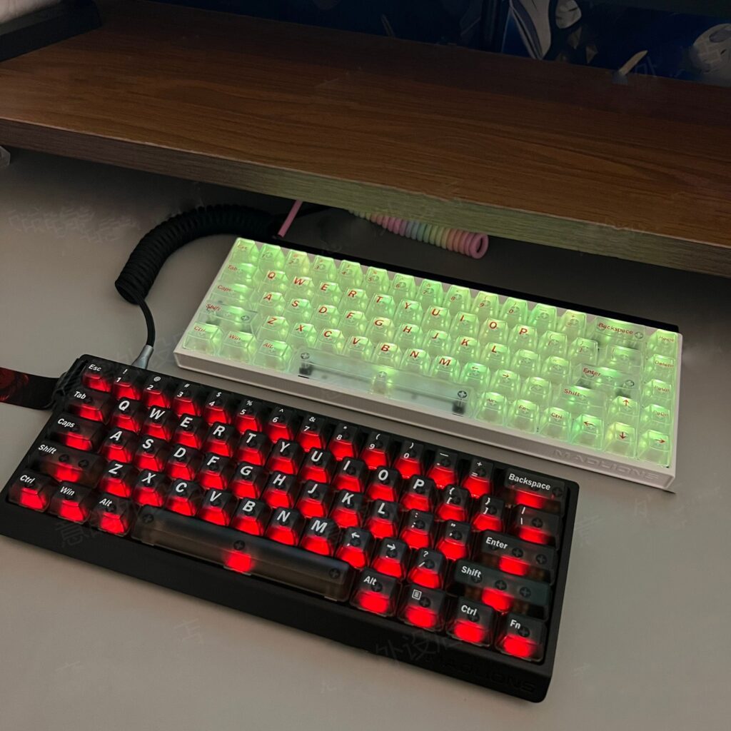 frosted-translucent-oem-keycap-set-front2