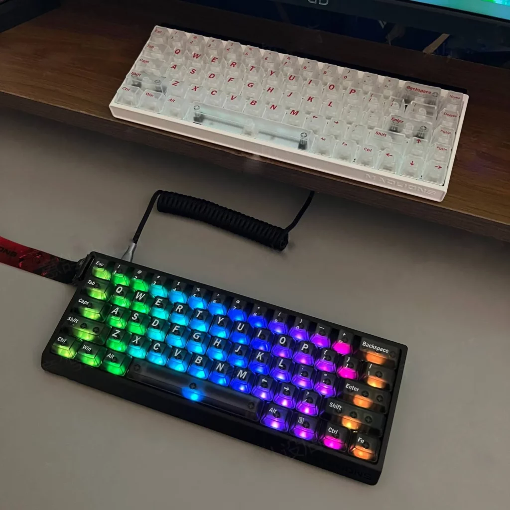 frosted-translucent-oem-keycap-set-front3