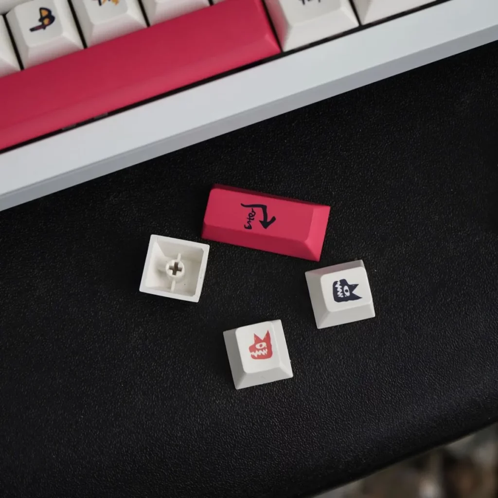 grafitti-lettering-oem-keycap-set-upfront3
