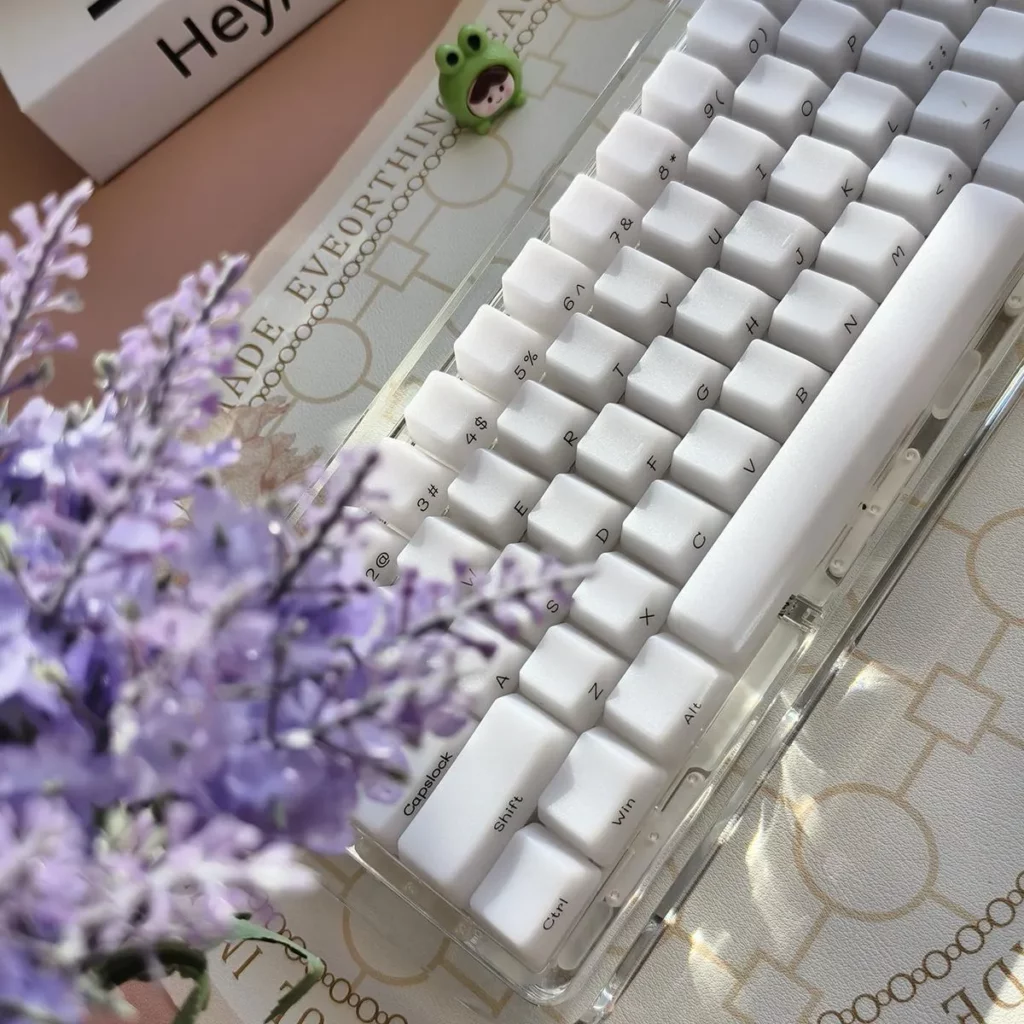 mist-translucent-oem-keycap-set-side3