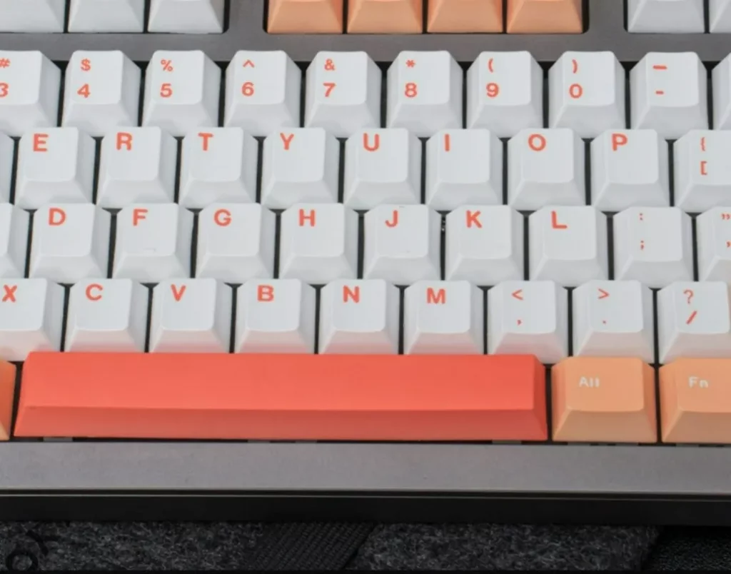 peaches-cream-oem-keycap-set-front2