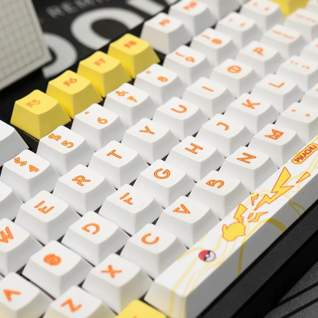 pokemon-pikachu-oem-keycap-set-front