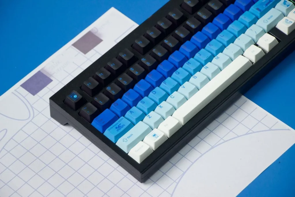 poolcore-gradient-blue-oem-keycap-set-side4