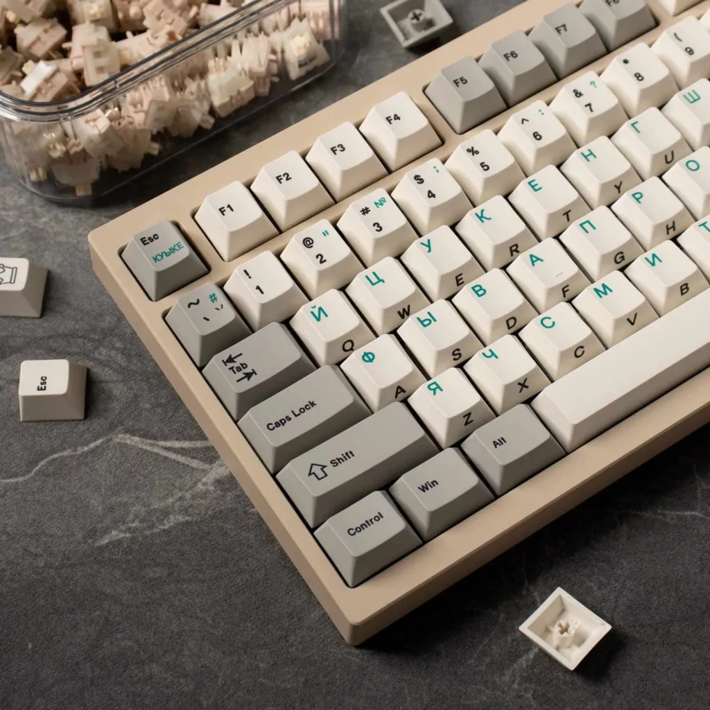 retro-russian-oem-keycap-set-side