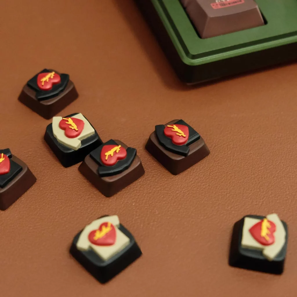 retro-t-shirt-oem-keycap-set-front