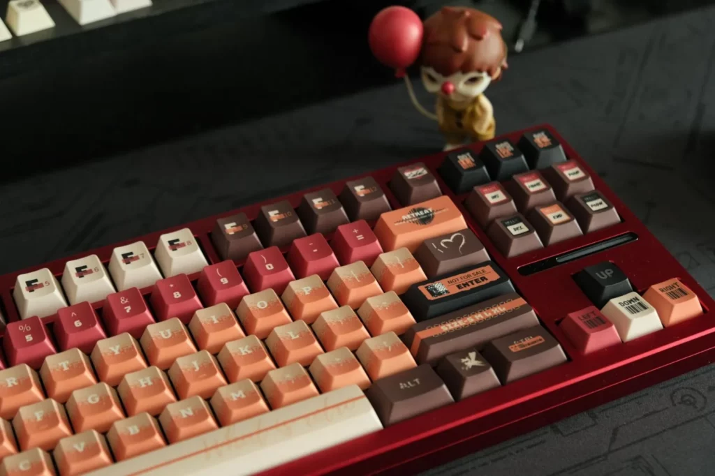 retro-t-shirt-oem-keycap-set-front-front3