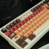 retro-t-shirt-oem-keycap-set-front-side2