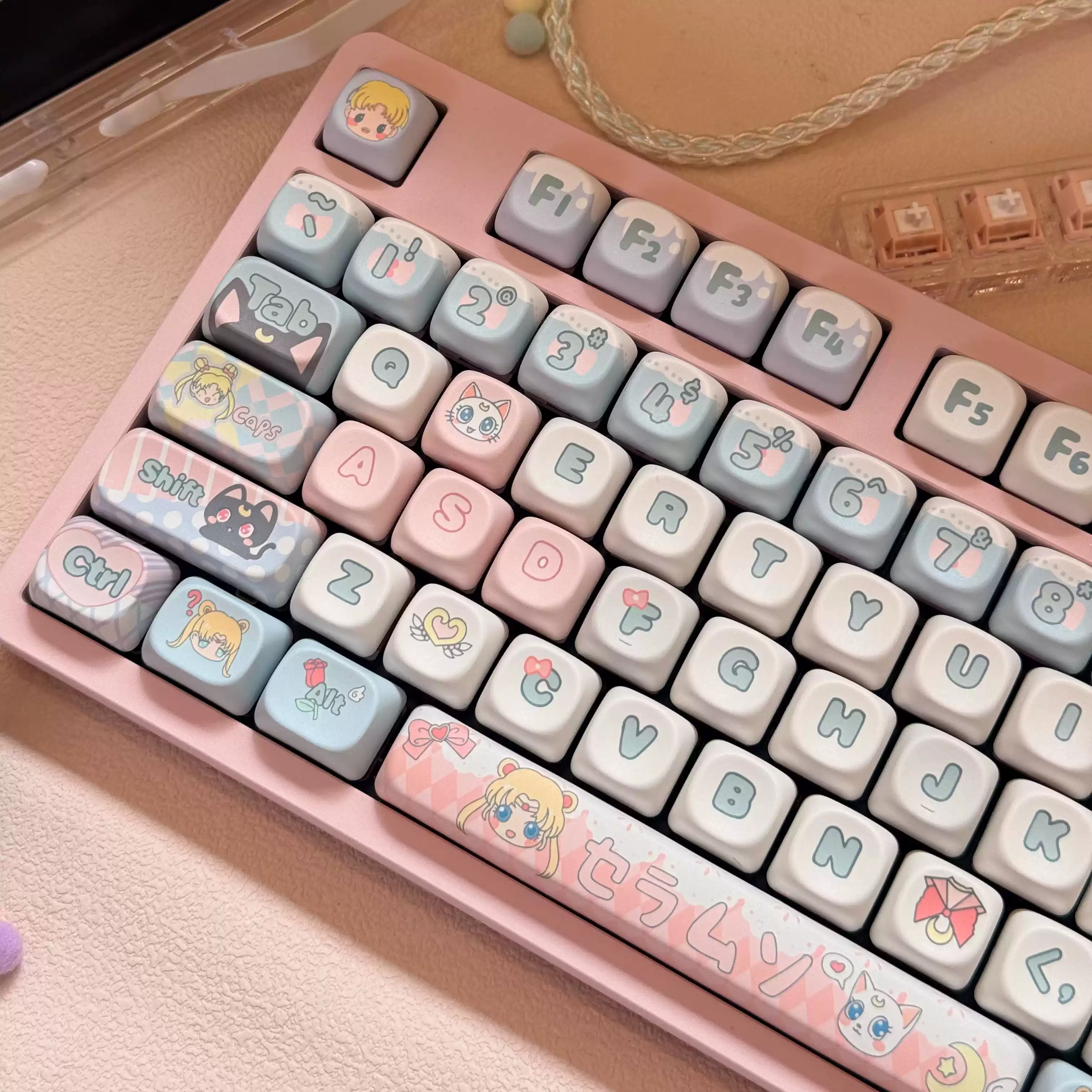 sailor-moon-usagi-tsukino-qversion-keycapset-4