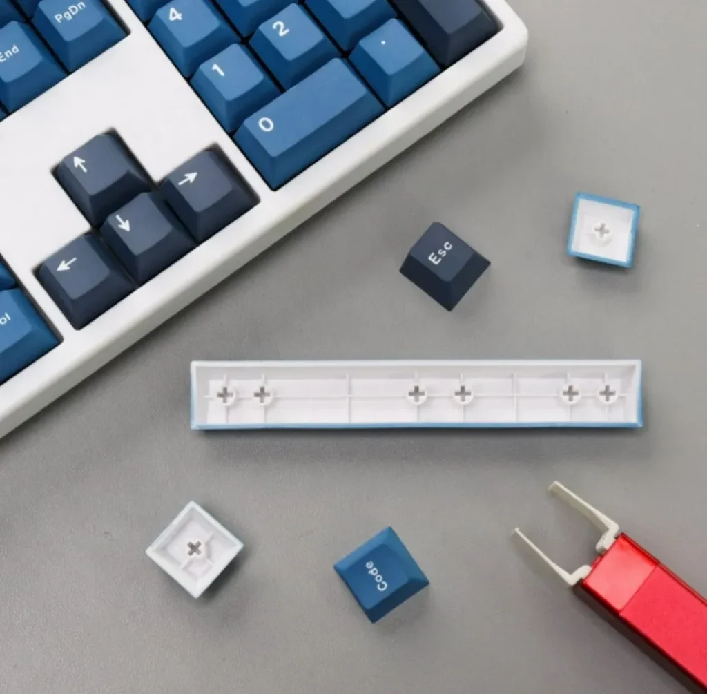 striker-r2-blue-oem-keycap-set-upfront3