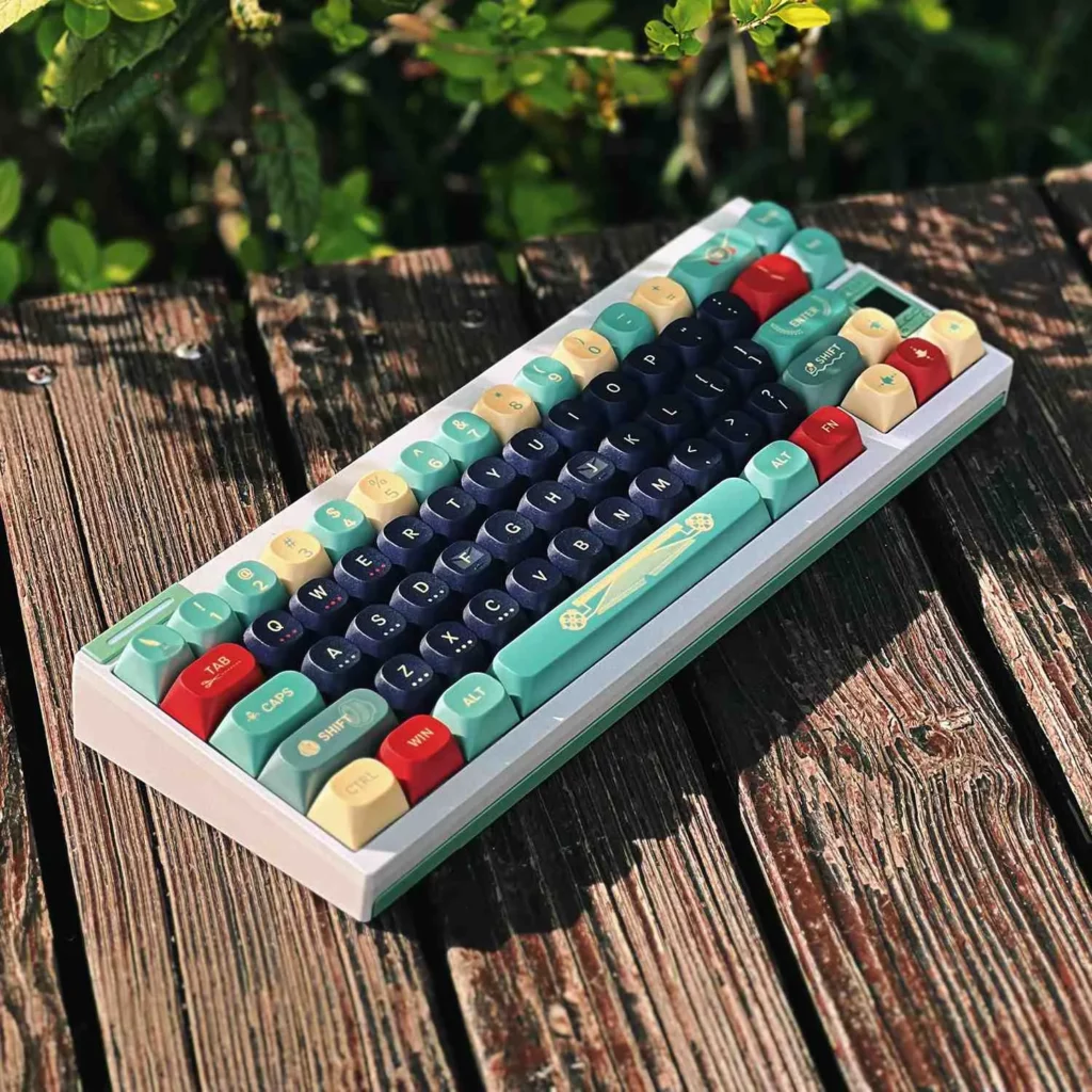 the-forgotten-letter-ma-keycap-set-side