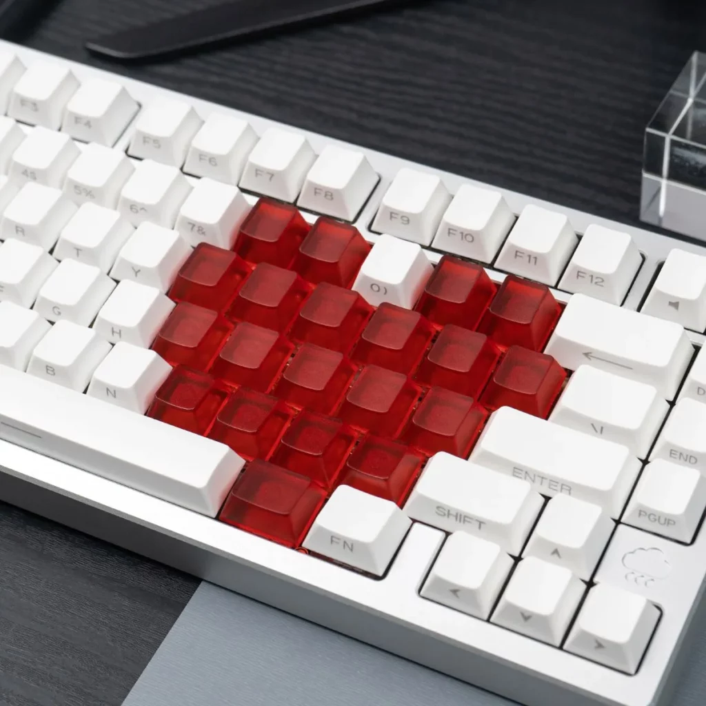 translucent-heart-shaped-oem-keycap-set-front2