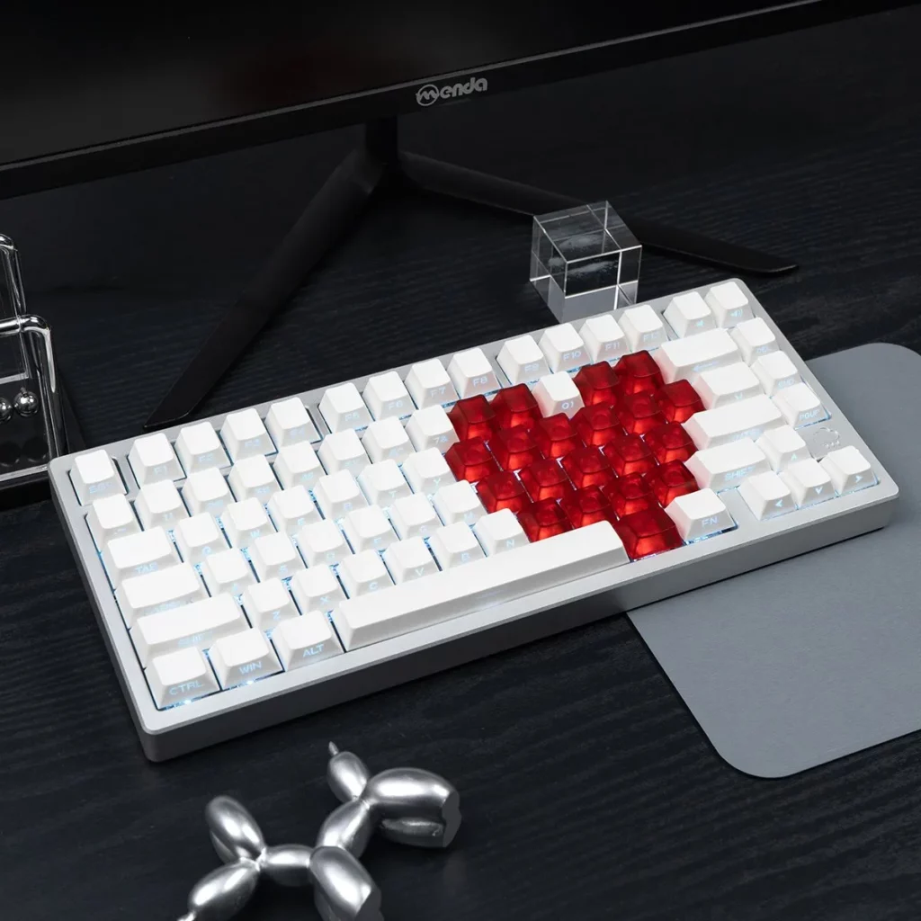 translucent-heart-shaped-oem-keycap-set-side