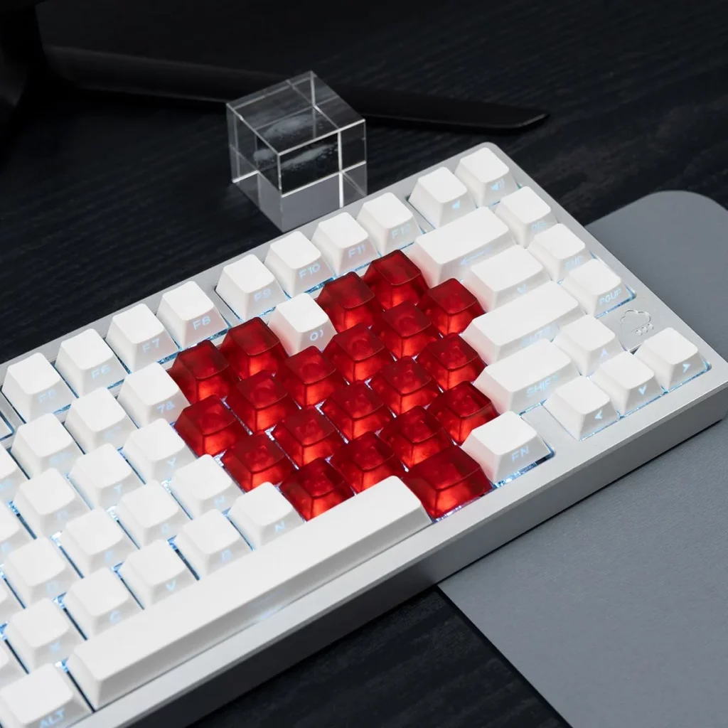 translucent-heart-shaped-oem-keycap-set-side3