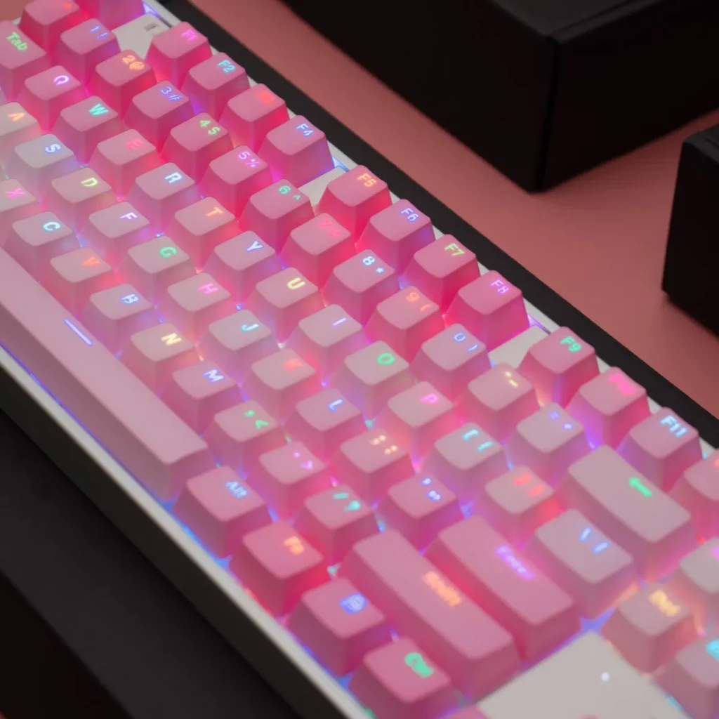 translucent-pink-font-oem-keycap-set-side3