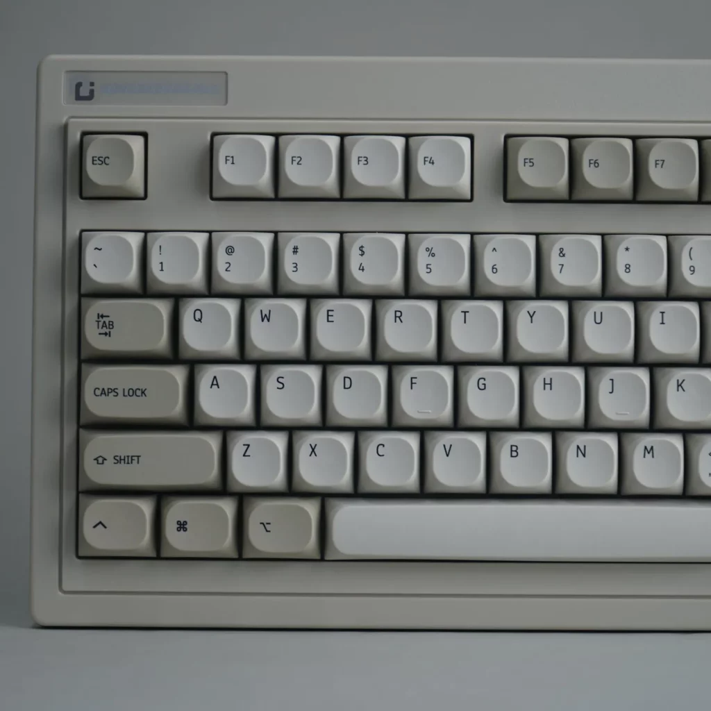 vintage-style-ma-minimal-keycap-set-front