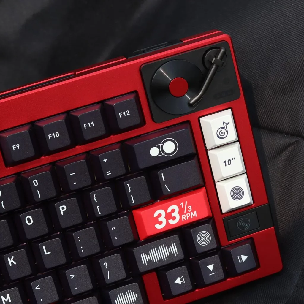 vinyl-theme-oem-made68-keycap-set-front