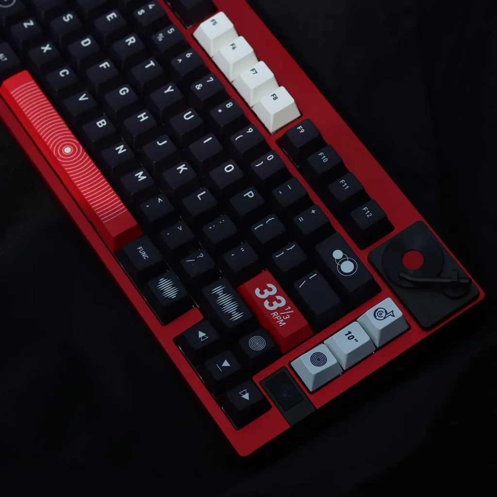 vinyl-theme-oem-made68-keycap-set-side3