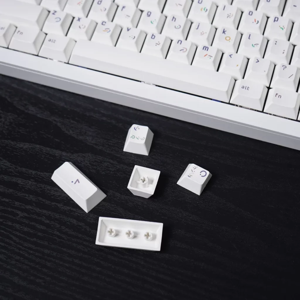 vivi-white-minimal-keycap-set-front