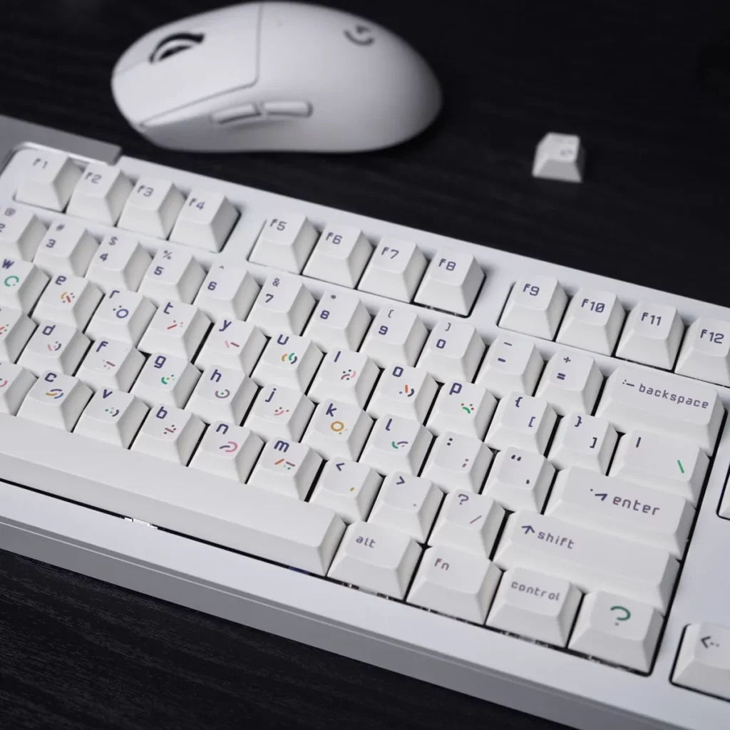 vivi-white-minimal-keycap-set-side2