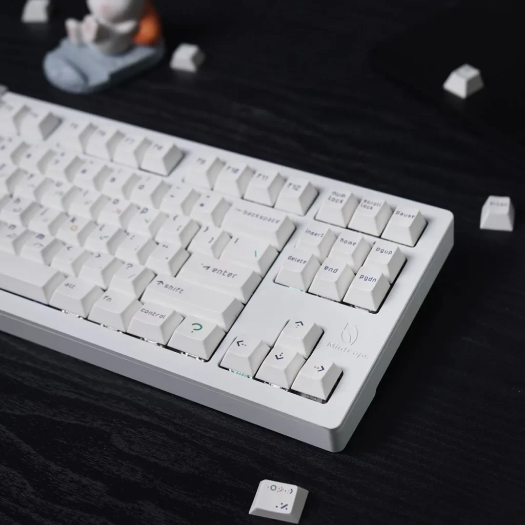 vivi-white-minimal-keycap-set-side3