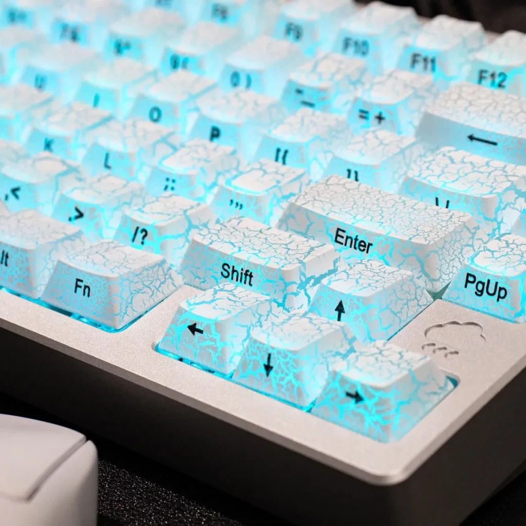 white-fission-oem-keycap-set-front2