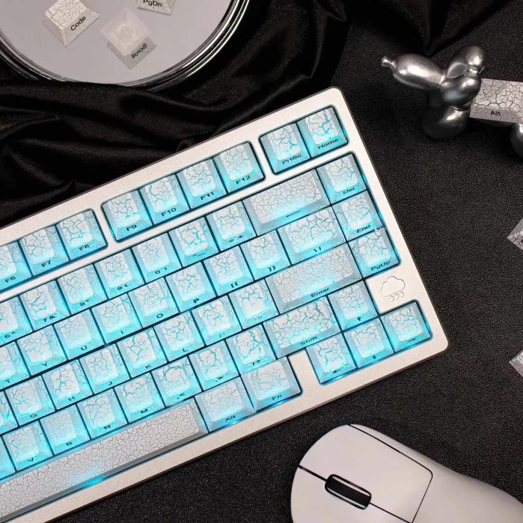 white-fission-oem-keycap-set-side2
