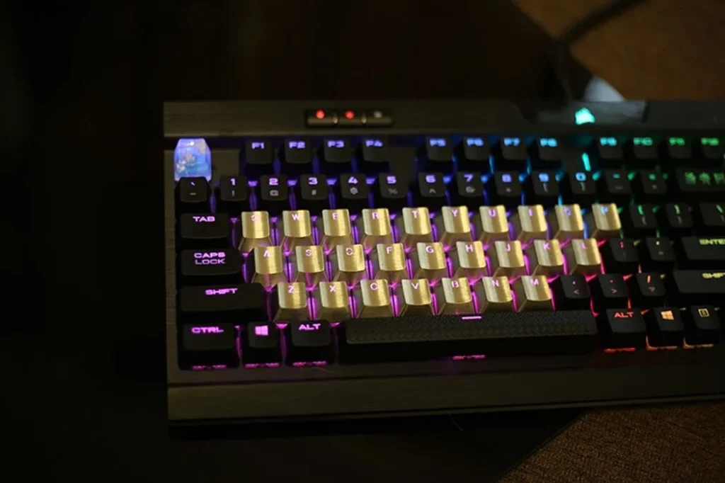 blue-sky-white-clouds-transparent-keycaps-upfront