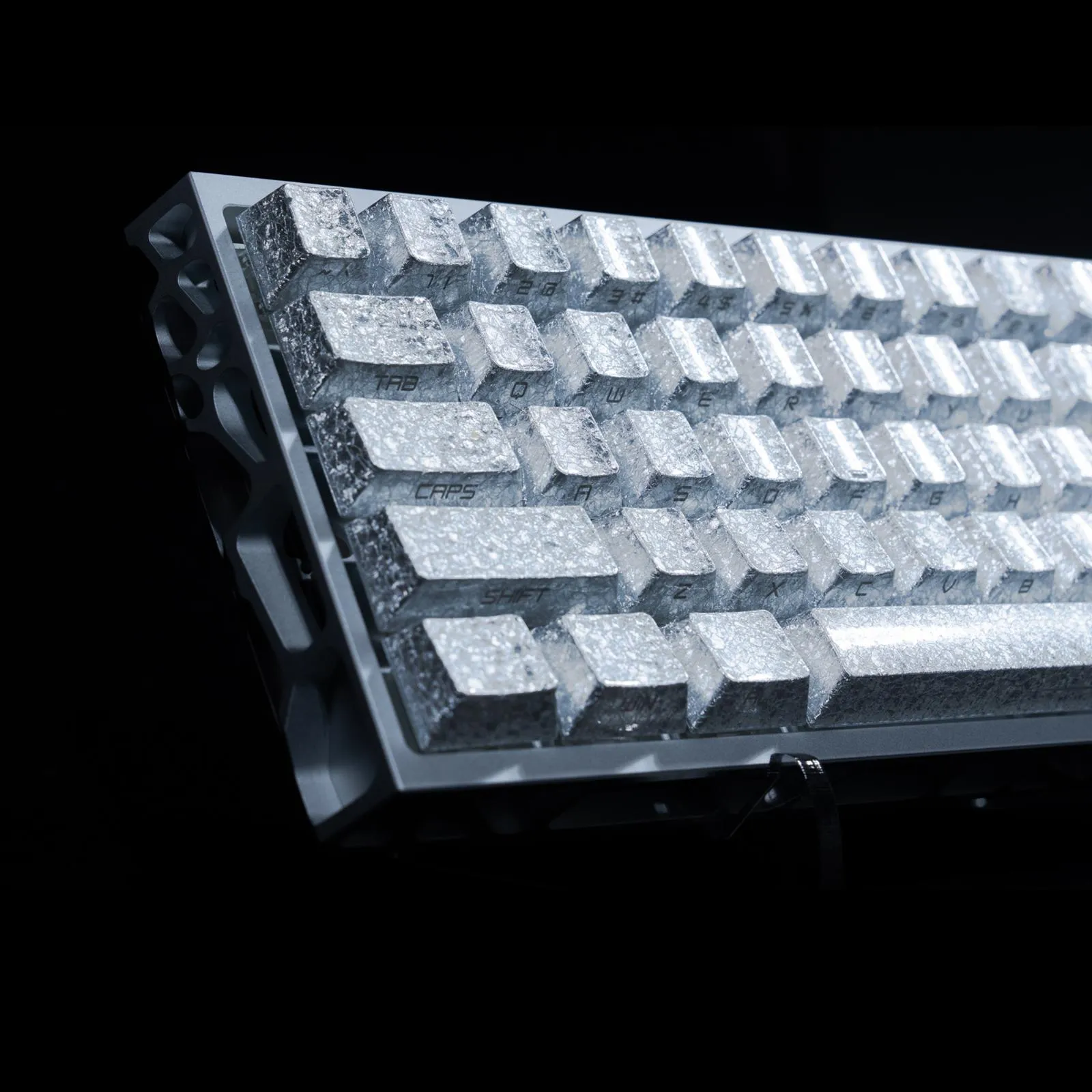 ice-crystal-titanium-oem-keycap-set-side2