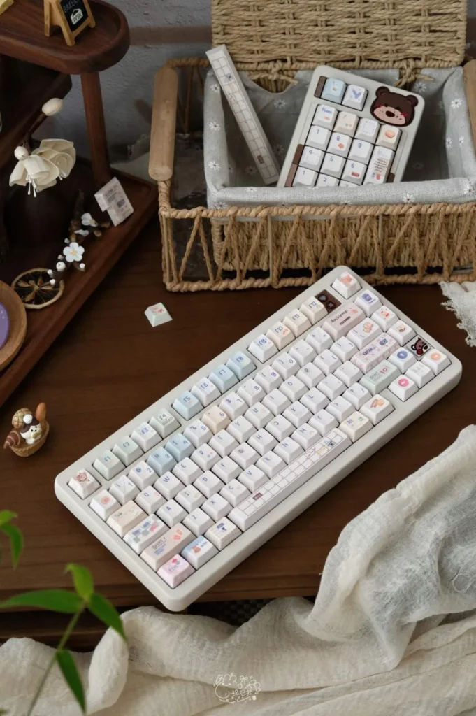 notebook-themed-oem-keycap-set-side4