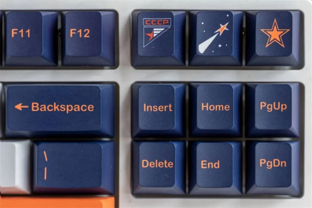 space-age-keycap-set-front2