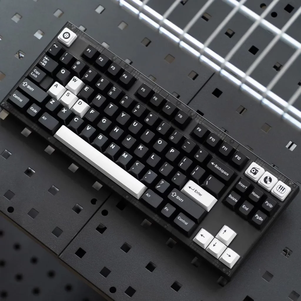 black-white-series-oem-keycap-set-side