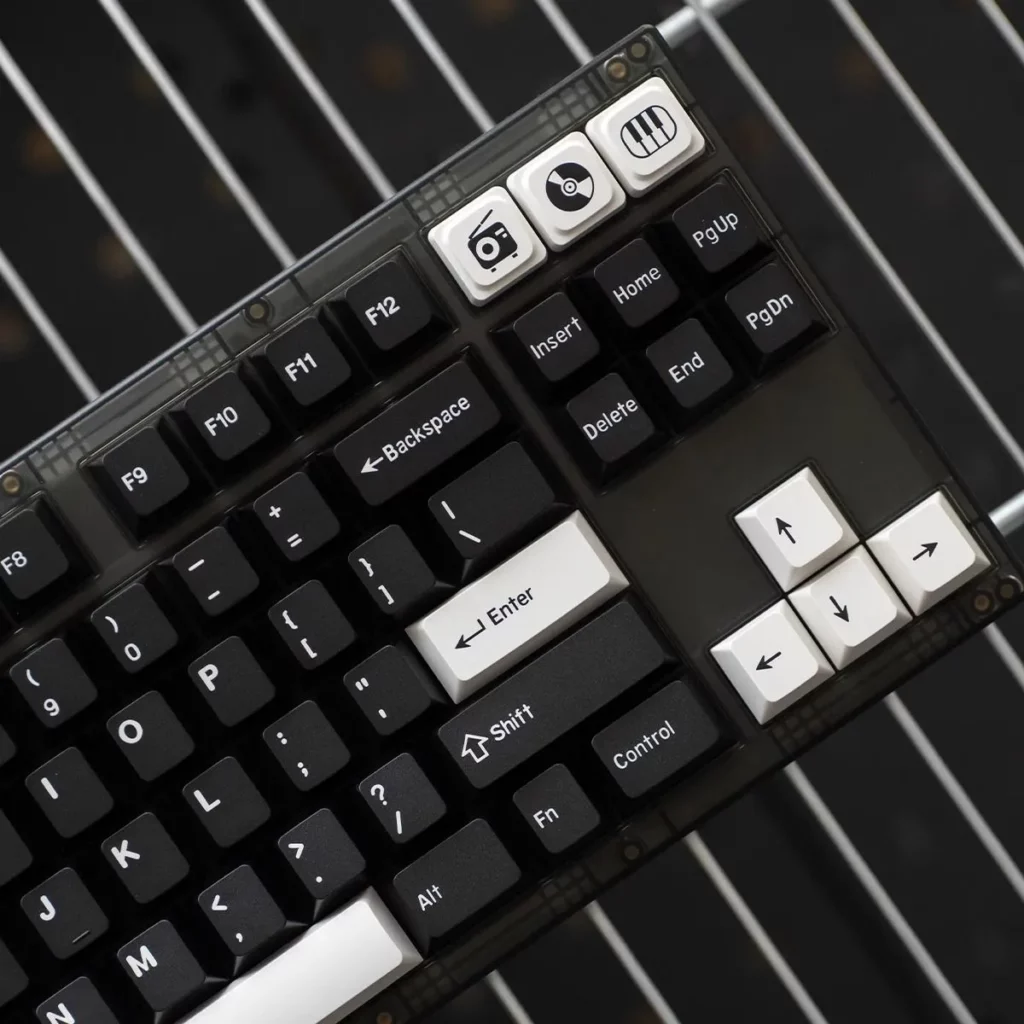 black-white-series-oem-keycap-set-side4