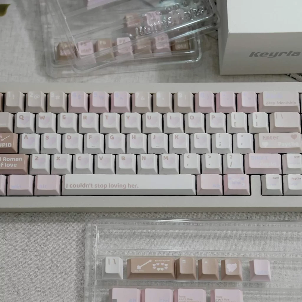 born-to-love-keycap-set-front